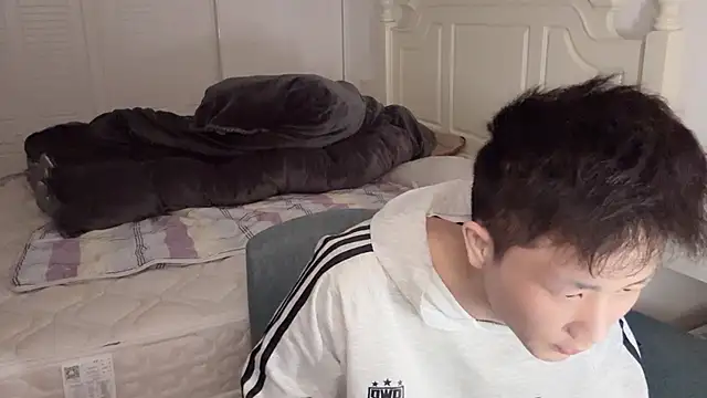 Snapshot of xwen2020 chatting on 12/16/25, 07:13 xwen2020 online show from 12/16/25, 07:13