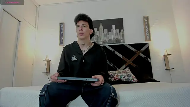 Snapshot of iammariano chatting on 11/05/25, 04:45 iammariano online show from 11/05/25, 04:45