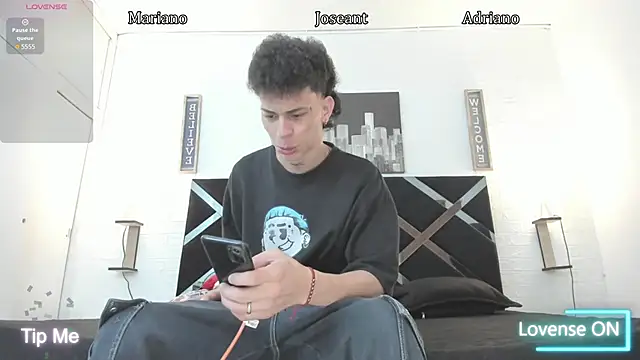 Snapshot of iammariano chatting on 11/20/25, 04:23 iammariano online show from 11/20/25, 04:23