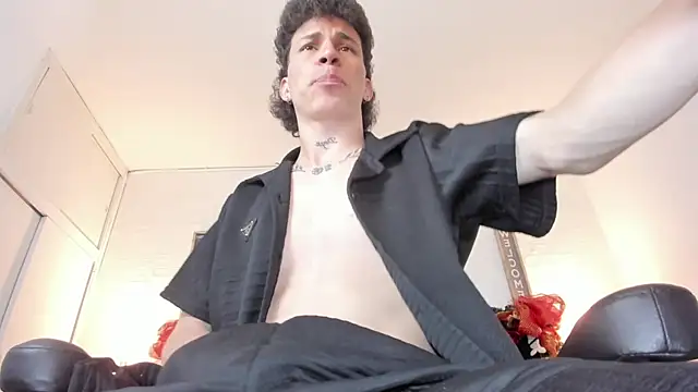 Snapshot of iammariano chatting on 11/30/25, 05:55 iammariano online show from 11/30/25, 05:55