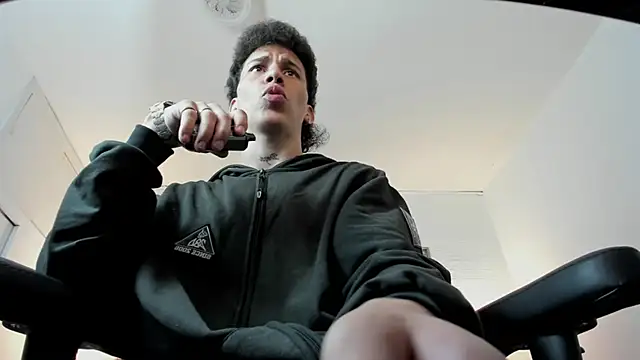 Snapshot of iammariano chatting on 12/03/25, 04:09 iammariano online show from 12/03/25, 04:09