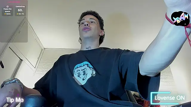 Snapshot of iammariano chatting on 12/14/25, 02:50 iammariano online show from 12/14/25, 02:50