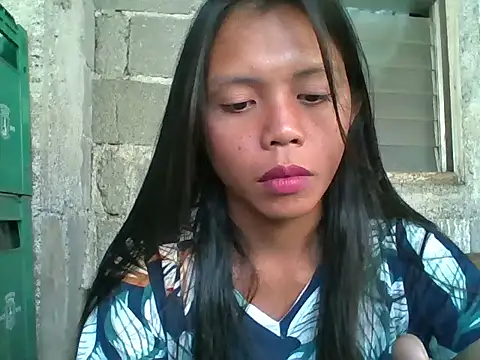 Snapshot of Kim25xxxx chatting on 10/02/25, 01:45 Kim25xxxx online show from 10/02/25, 01:45