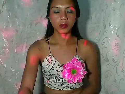 Snapshot of Kim25xxxx chatting on 12/02/25, 08:59 Kim25xxxx online show from 12/02/25, 08:59