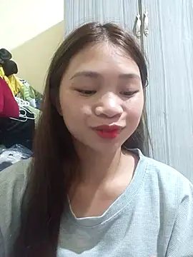 Snapshot of Mayy1 chatting on 09/27/25, 04:01 Mayy1 online show from 09/27/25, 04:01