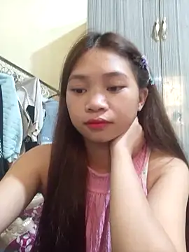 Snapshot of Mayy1 chatting on 10/15/25, 02:11 Mayy1 online show from 10/15/25, 02:11