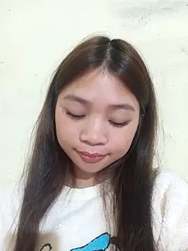 Snapshot of Mayy1 chatting on 10/24/25, 12:23 Mayy1 online show from 10/24/25, 12:23