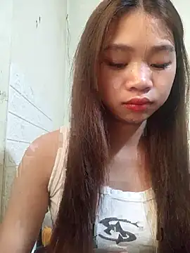 Snapshot of Mayy1 chatting on 11/10/25, 02:32 Mayy1 online show from 11/10/25, 02:32