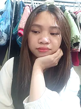 Snapshot of Mayy1 chatting on 11/15/25, 02:09 Mayy1 online show from 11/15/25, 02:09