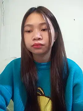 Snapshot of Mayy1 chatting on 11/25/25, 02:22 Mayy1 online show from 11/25/25, 02:22