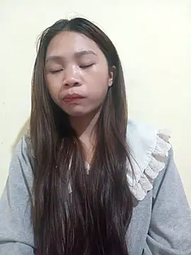 Snapshot of Mayy1 chatting on 12/04/25, 02:10 Mayy1 online show from 12/04/25, 02:10