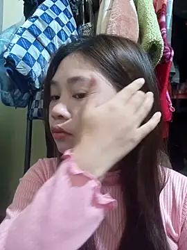 Snapshot of Mayy1 chatting on 12/14/25, 01:55 Mayy1 online show from 12/14/25, 01:55