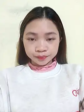 Snapshot of Mayy1 chatting on 12/19/25, 01:23 Mayy1 online show from 12/19/25, 01:23