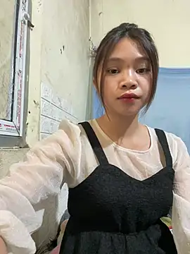 Mayy1 online show from 04/11/26, 10:08