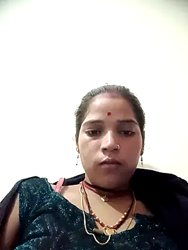 Snapshot of Mahek_love143 chatting on 05/27/26, 01:24 Mahek love143 online show from 05/27/26, 01:24