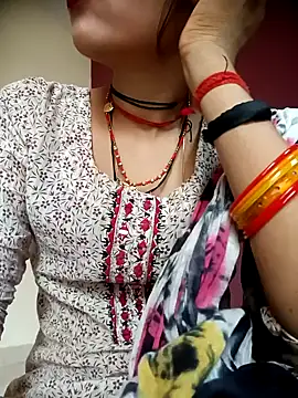 Snapshot of Mahek_love143 chatting on 05/27/26, 06:10 Mahek love143 online show from 05/27/26, 06:10