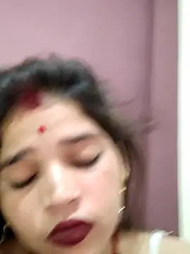 Snapshot of Mahek_love143 chatting on 07/14/26, 10:21 Mahek love143 online show from 07/14/26, 10:21