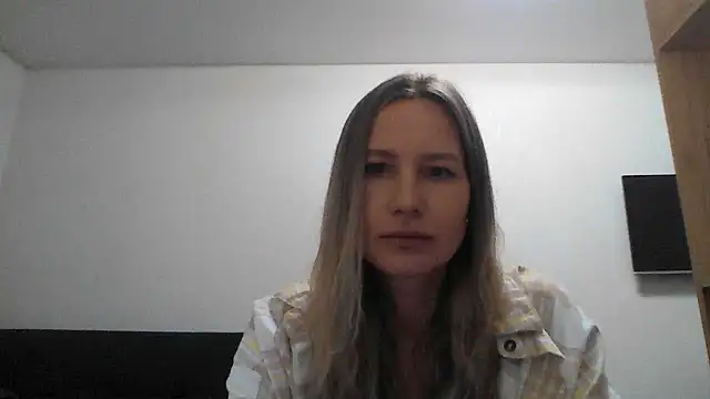 Snapshot of Tavriena chatting on 11/02/25, 08:00 Tavriena online show from 11/02/25, 08:00