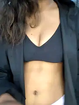 Snapshot of Nisha_queen675 chatting on 09/30/25, 07:24 Nisha queen675 online show from 09/30/25, 07:24