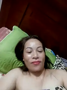 Snapshot of suka-bae chatting on 09/28/25, 01:55 suka-bae online show from 09/28/25, 01:55