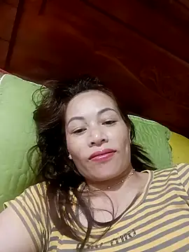 Snapshot of suka-bae chatting on 10/11/25, 06:01 suka-bae online show from 10/11/25, 06:01