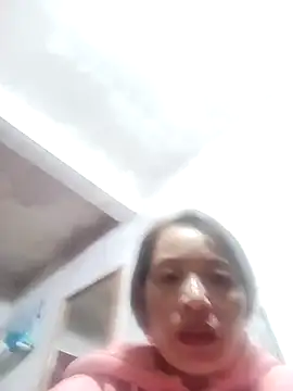 Snapshot of suka-bae chatting on 10/19/25, 05:13 suka-bae online show from 10/19/25, 05:13