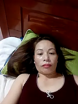 Snapshot of suka-bae chatting on 10/20/25, 06:58 suka-bae online show from 10/20/25, 06:58