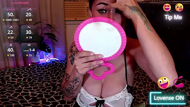 Snapshot of YourDreamTrans chatting on 10/17/25, 02:37 YourDreamTrans online show from 10/17/25, 02:37