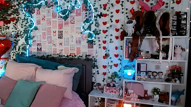 Ayla Hicks online show from 04/08/26, 05:07