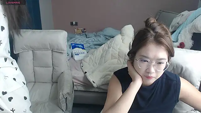 redrose520 online show from 12/02/25, 12:54