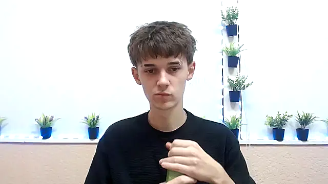 Hoot Dude  online show from 10/29/25, 02:30