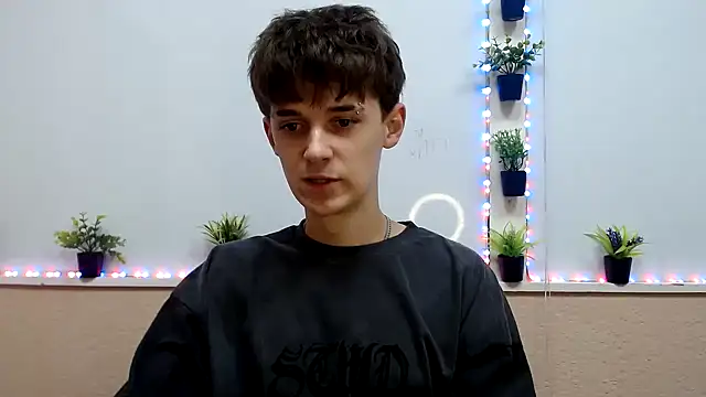 Hoot Dude  online show from 11/08/25, 03:34