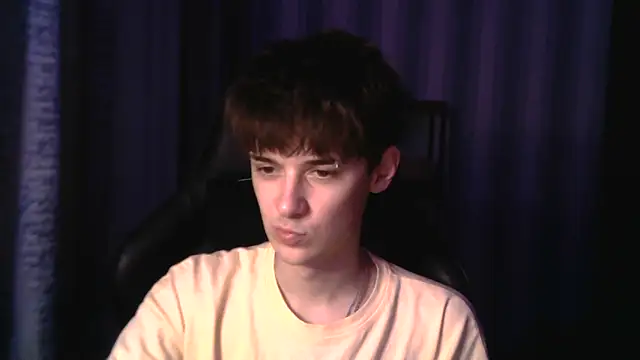 Hoot Dude  online show from 12/01/25, 02:11