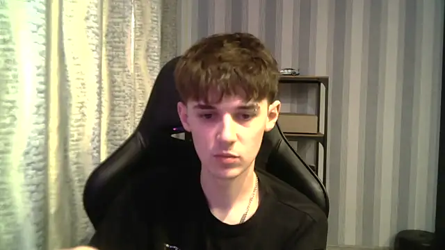 Hoot Dude  online show from 12/18/25, 12:22