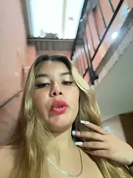 Snapshot of Violettt_hot chatting on 11/04/25, 10:31 Violettt hot online show from 11/04/25, 10:31