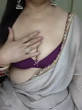 Snapshot of Sakshi-11 chatting on 05/27/26, 11:35 Sakshi-11 online show from 05/27/26, 11:35