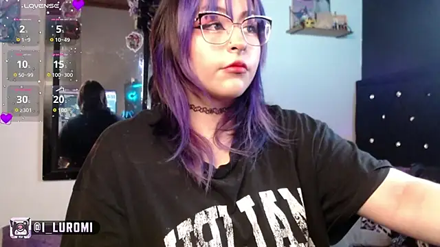 Iluromi online show from 04/13/26, 02:33