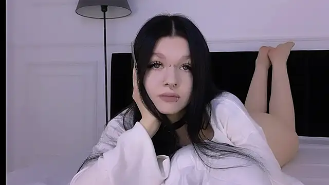 Snapshot of NoraAddams chatting on 10/28/25, 02:48 NoraAddams online show from 10/28/25, 02:48