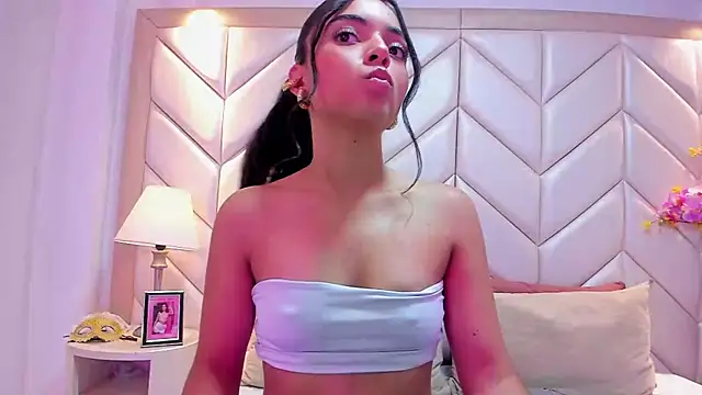 AriaBelles online show from 10/21/25, 07:36