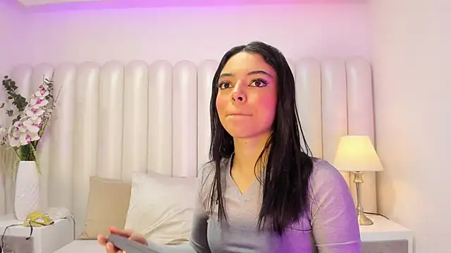 AriaBelles online show from 11/17/25, 12:11