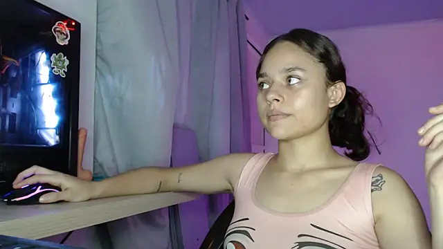 Snapshot of LittleCheerry69 chatting on 11/10/25, 06:51 LittleCheerry69 online show from 11/10/25, 06:51