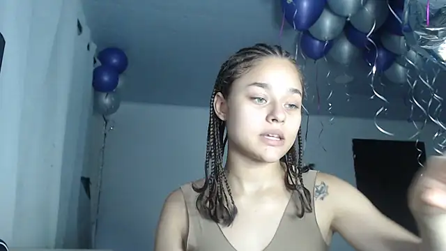 Snapshot of LittleCheerry69 chatting on 11/26/25, 03:35 LittleCheerry69 online show from 11/26/25, 03:35