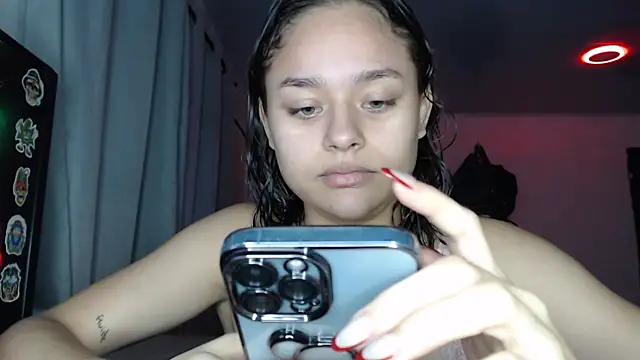 Snapshot of LittleCheerry69 chatting on 12/03/25, 02:48 LittleCheerry69 online show from 12/03/25, 02:48