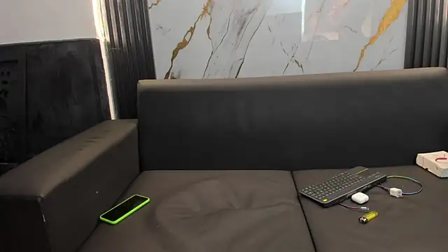 Snapshot of ALEX_MILLER25 chatting on 09/25/25, 08:01 ALEX MILLER25 online show from 09/25/25, 08:01