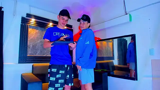 Snapshot of ALEX_MILLER25 chatting on 10/18/25, 04:15 ALEX MILLER25 online show from 10/18/25, 04:15