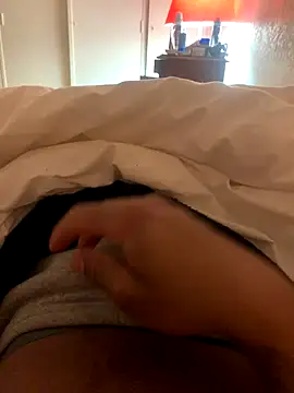 Snapshot of 08wrhpppp chatting on 12/20/25, 10:11 08wrhpppp online show from 12/20/25, 10:11