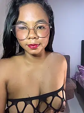 Snapshot of britanny-stone chatting on 10/19/25, 06:58 britanny-stone online show from 10/19/25, 06:58
