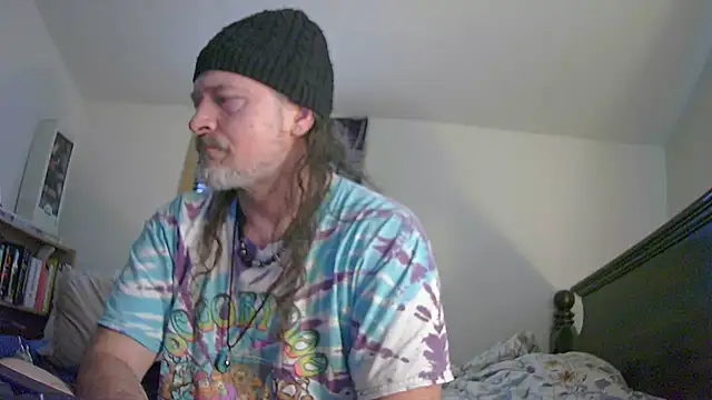 Snapshot of HippieDad333 chatting on 05/16/26, 10:08 HippieDad333 online show from 05/16/26, 10:08