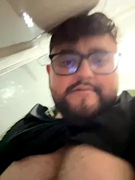 Snapshot of herinhos38 chatting on 09/25/25, 08:18 herinhos38 online show from 09/25/25, 08:18