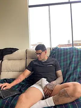 Snapshot of roa_alee chatting on 11/05/25, 07:14 roa alee online show from 11/05/25, 07:14